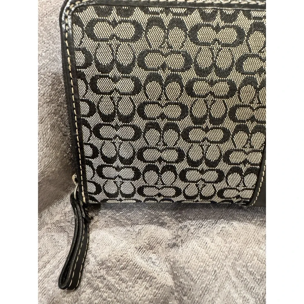 Coach Leather Wallet Black with C Logo Zip Around Multi Pocket In Black - Picture 6 of 11